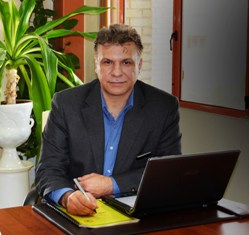 آقای مهندس علی احتشامی