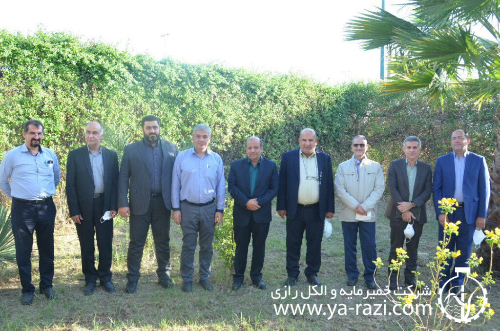 مدیرعامل «آینده پویا» از شرکت خمیرمایه و الکل رازی بازدید کرد